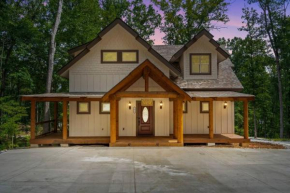 The Starling Bear Den on Lake Keowee